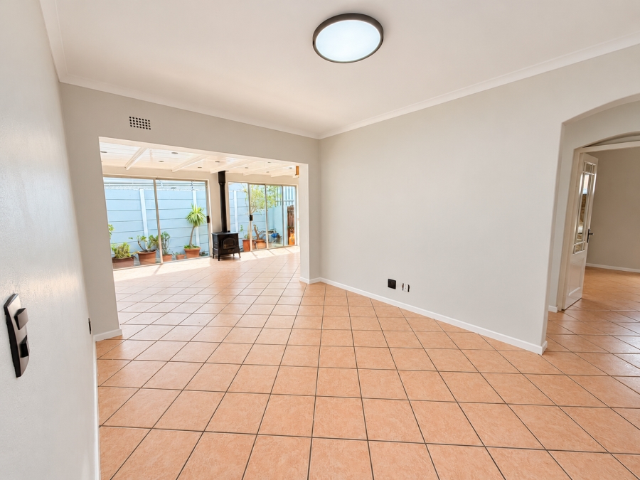 4 Bedroom Property for Sale in Bothasig Western Cape